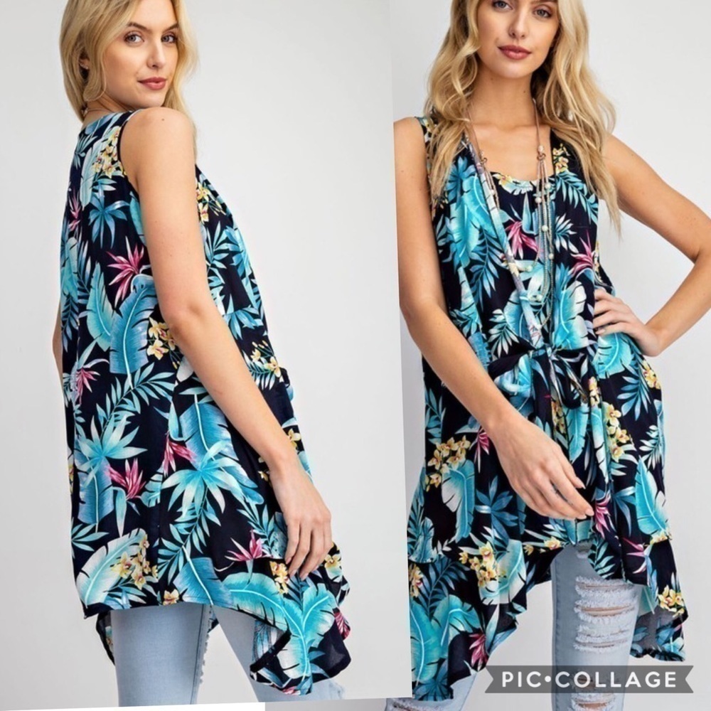 Floral Oversized Top w/Shark Bite Sides - Picture 2 of 3
